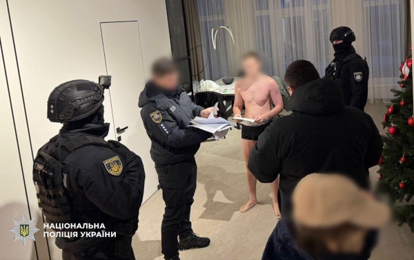 ПриватБанк проти шахрайства: за сприяння служби безпеки банку поліція викрила організовану групу, яка здійснювала шахрайські дії з використанням POS-терміналів